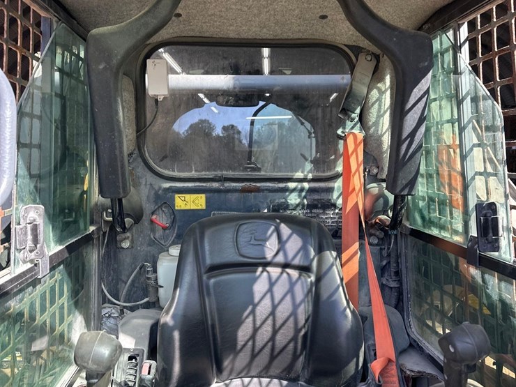 2017-john-deere-318-image-13