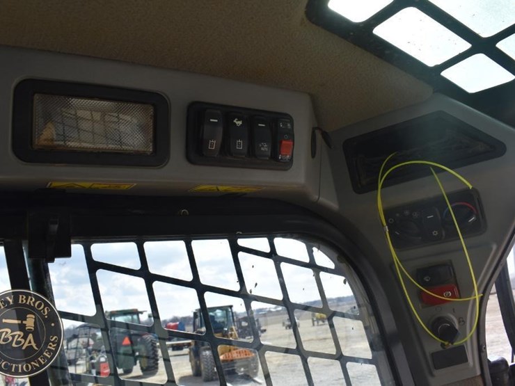 2020-caterpillar-299d3-image-55