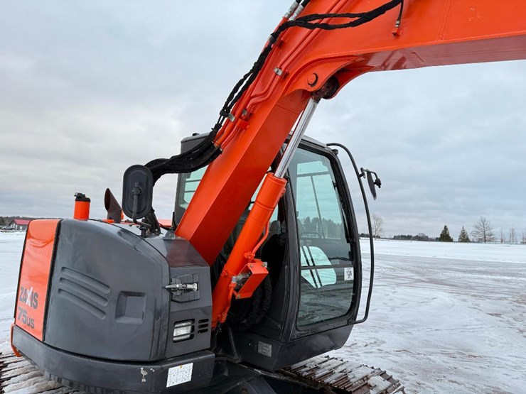 hitachi-zx75us-5-image-28