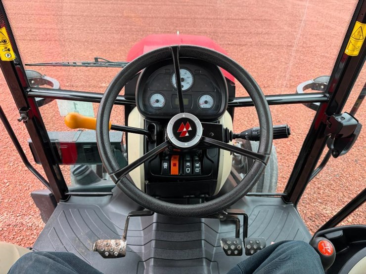 massey-ferguson-4707-image-53