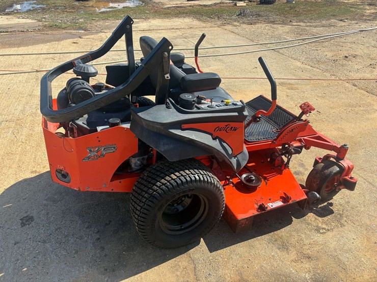 badboy-outlaw-xp-61"-zero-turn-mower-(723.8-hours)-image-3