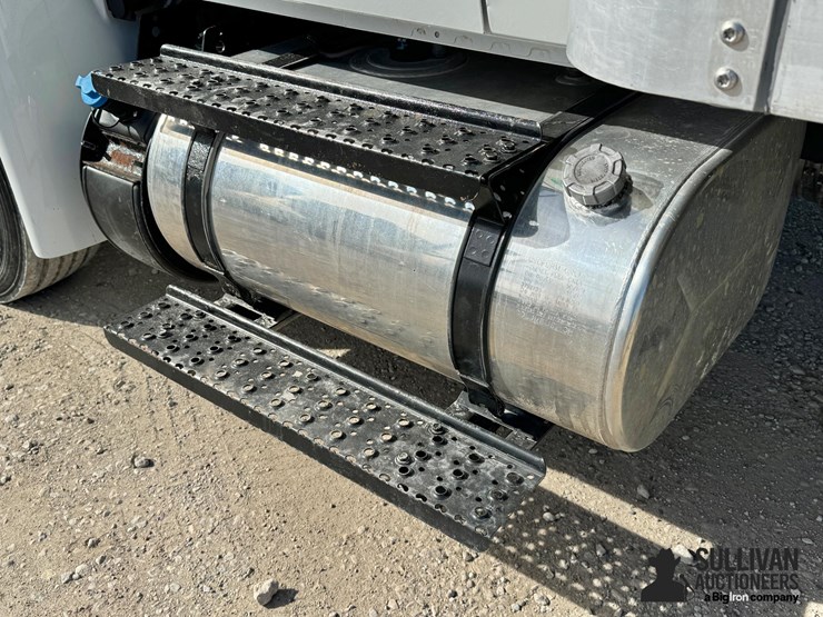 2019-international-durastar-4300-image-16