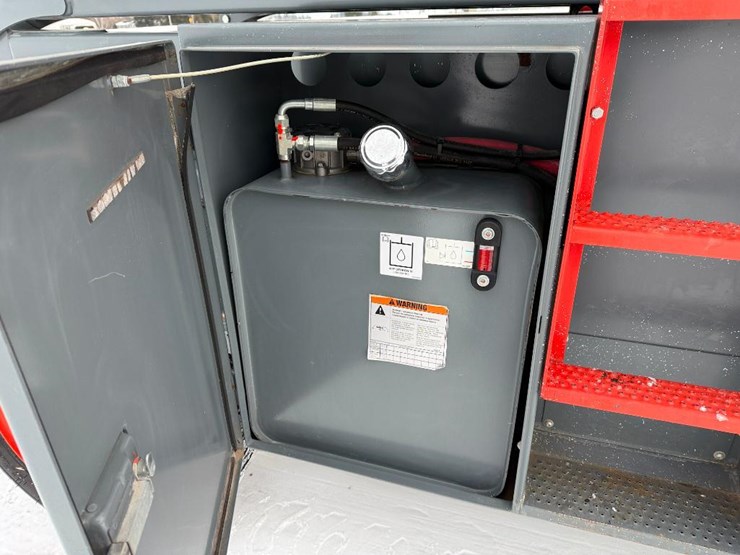 2017-skyjack-sj8841rt-image-35