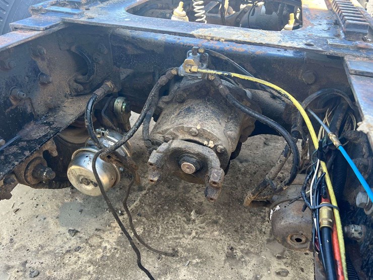 2000-peterbilt-379-image-15