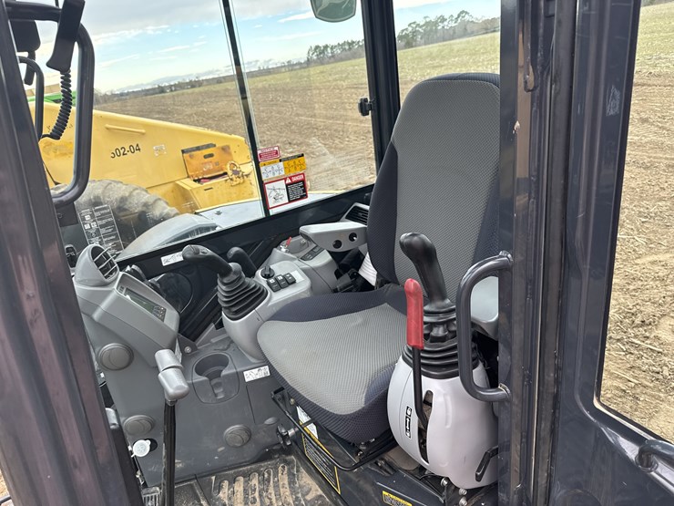 2020-deere-50g-image-9