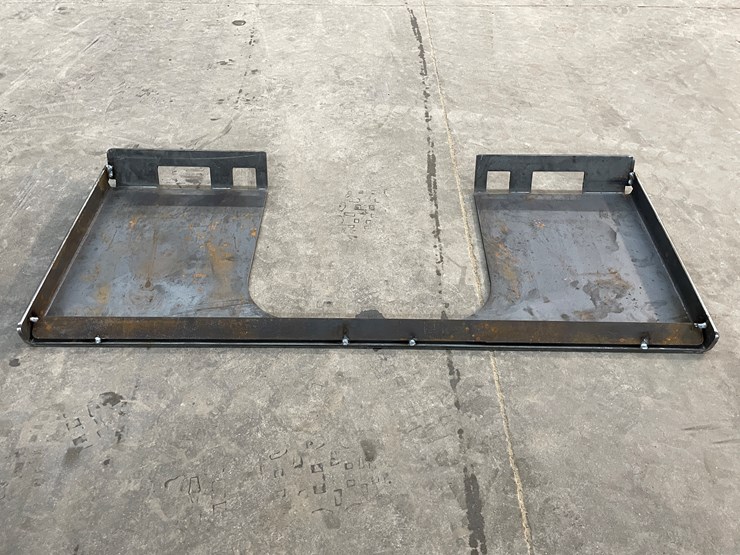 #2472-•-skid-steer-walk-through-weldable-attachment-plate-image-2