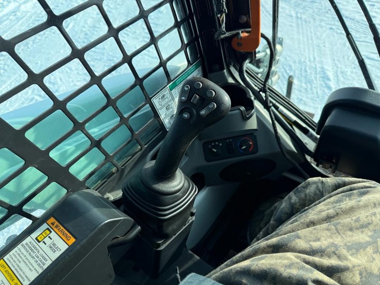 2020-bobcat-s450-image-36