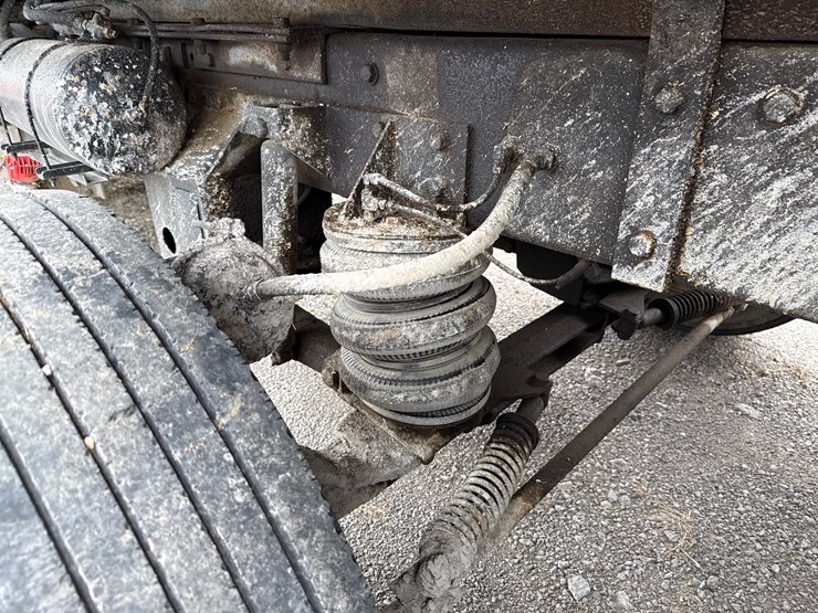 1990-peterbilt-357-image-23