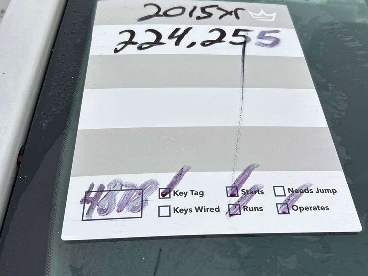 2015-chevrolet-silverado-2500hd-image-33