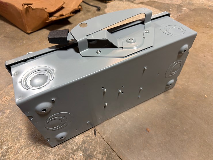 #101-•-square-d-safety-switch-image-4