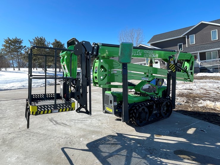 #103-•-2024-leguan-225-track-drive-articulating-boom-lift-image-1