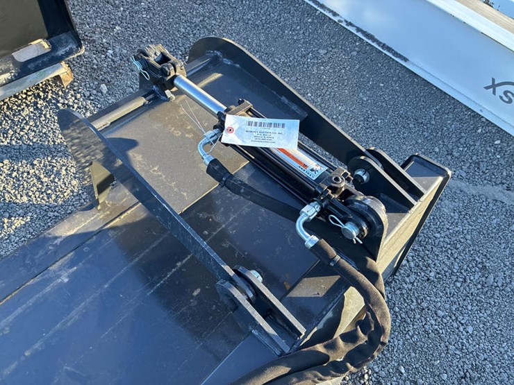 #115416-•-72"-grapple-image-9