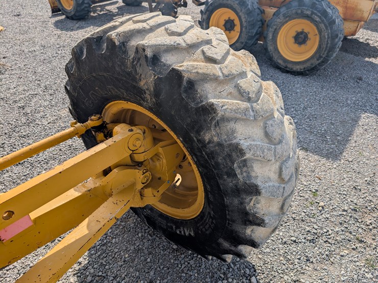 caterpillar-120m-image-10