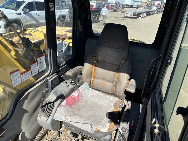 komatsu-pc60-7-image-25