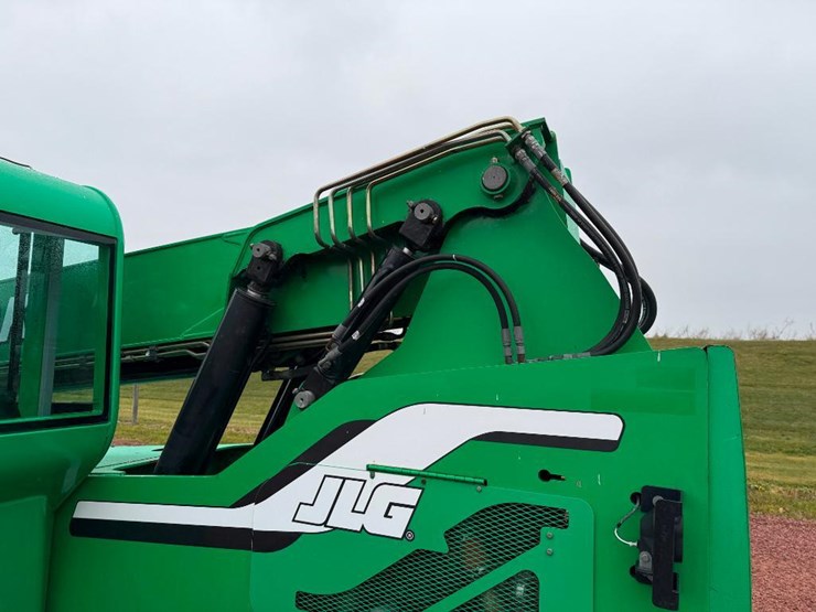 2015-sky-trak-6036-image-19