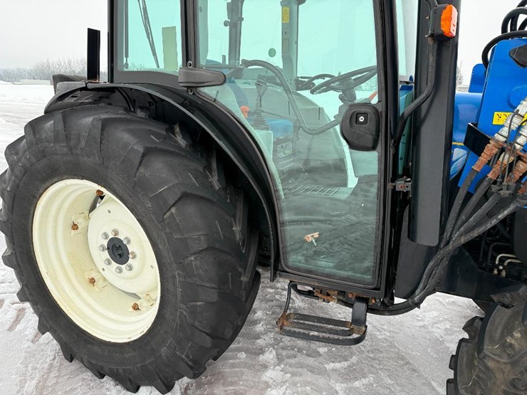 new-holland-t4030-image-19