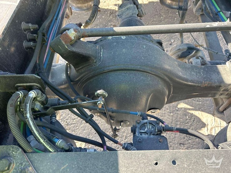 2013-freightliner-cascadia-125-image-31