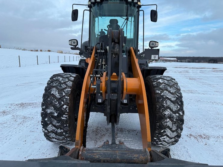 2023-case-621g-xr-image-40