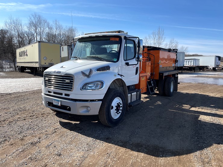 #1465-•-2013-freightliner-asphalt-truck-(has-mn-title)-image-1