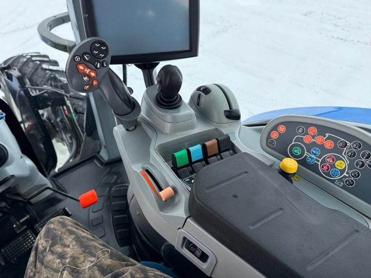 new-holland-t7.210-image-58