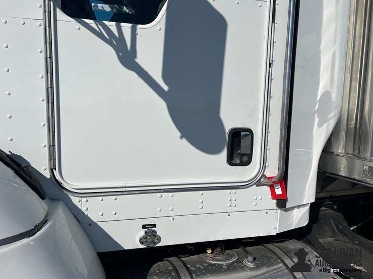 2016-kenworth-t400-image-15