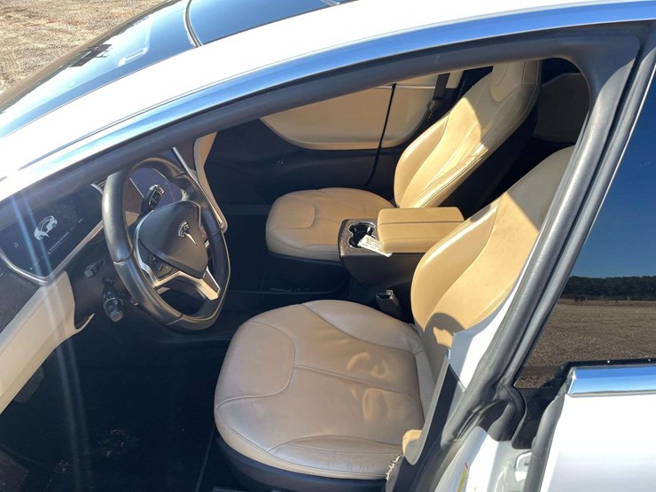 2013-tesla-model-s-4-door-sedan-(135,834-miles)-image-9