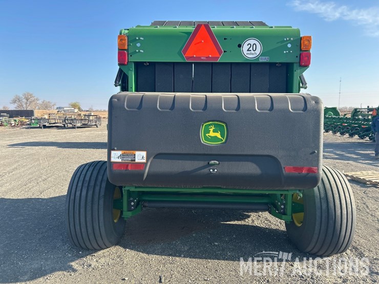 john-deere-561m-image-4