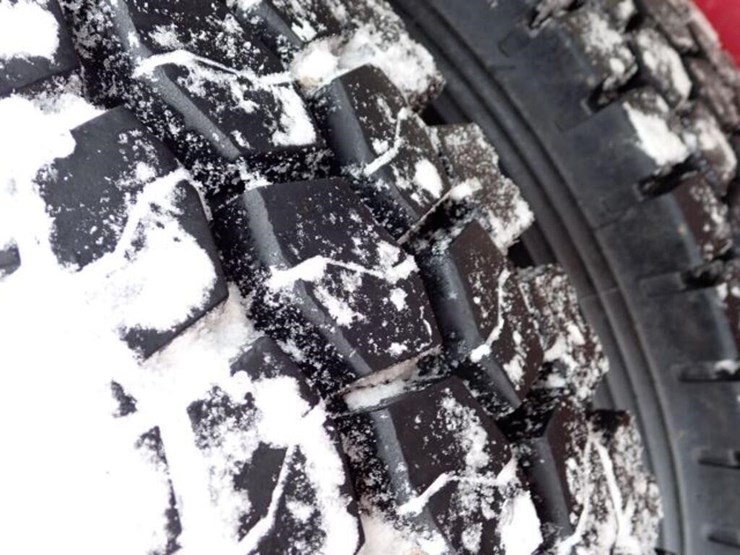 2011-peterbilt-365-image-86