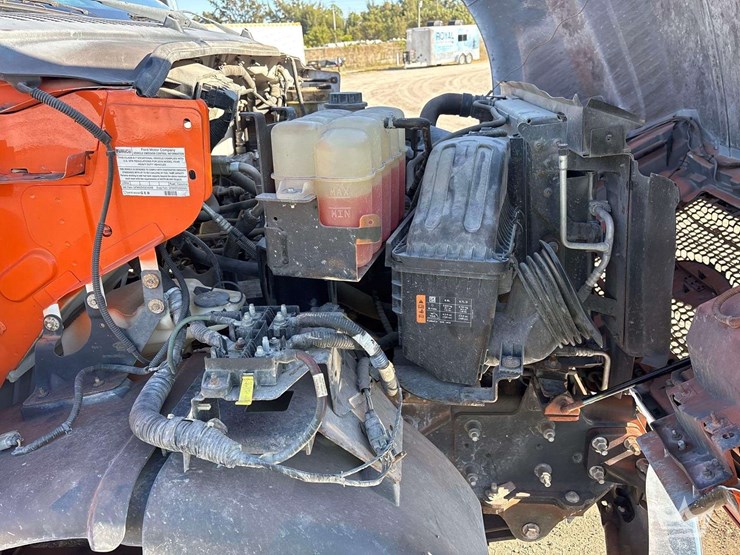 2016-ford-f650-image-18