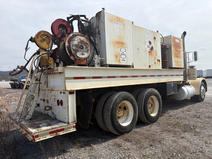 1987-peterbilt-379-image-4