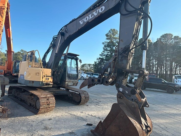 2016-volvo-ecr235el-image-2