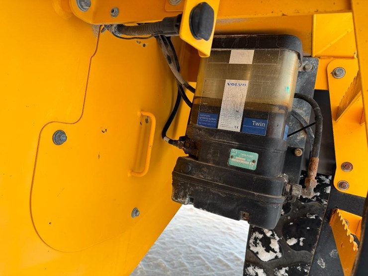 2015-volvo-l90g-image-46