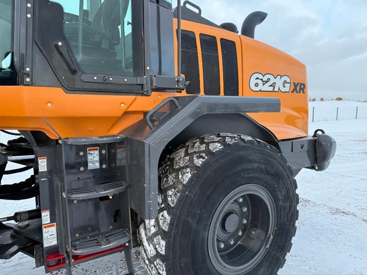 2023-case-621g-xr-image-17