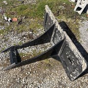 Rock Digger Skeleton Stump Bucket