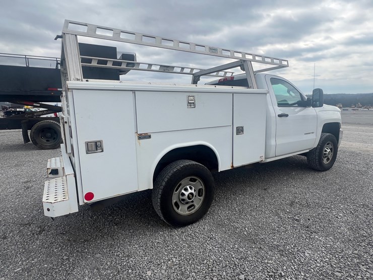 2016-chevrolet-2500-image-3