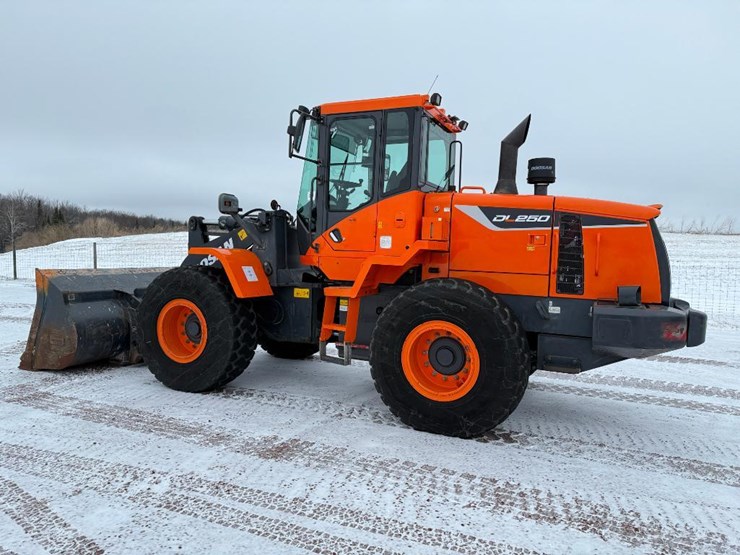 2018-doosan-dl250-5-image-6