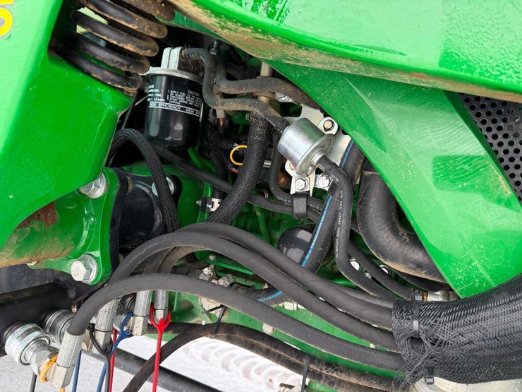 john-deere-3033r-image-36