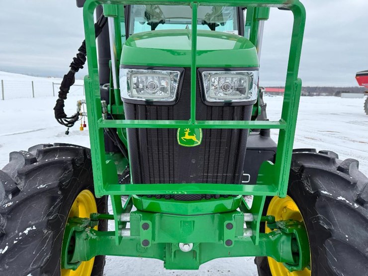 john-deere-6105e-image-34