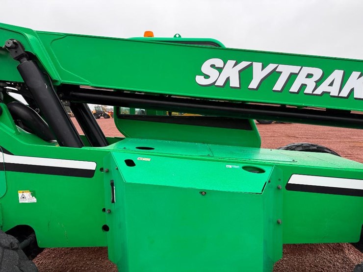 2015-sky-trak-6036-image-14
