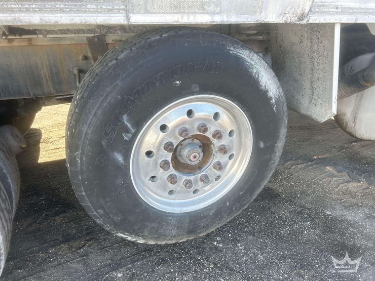 2005-peterbilt-357-image-19