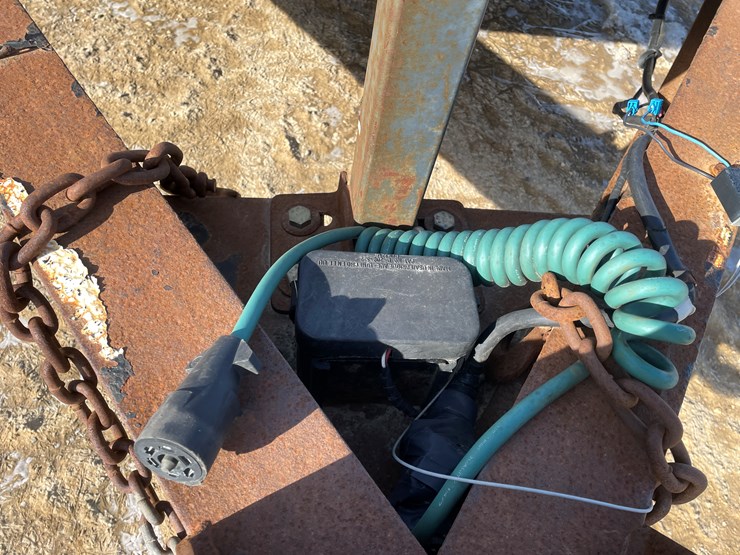 #300-•-2005-towmaster-dual-axle-trailer-(sells-with-no-title)-image-12