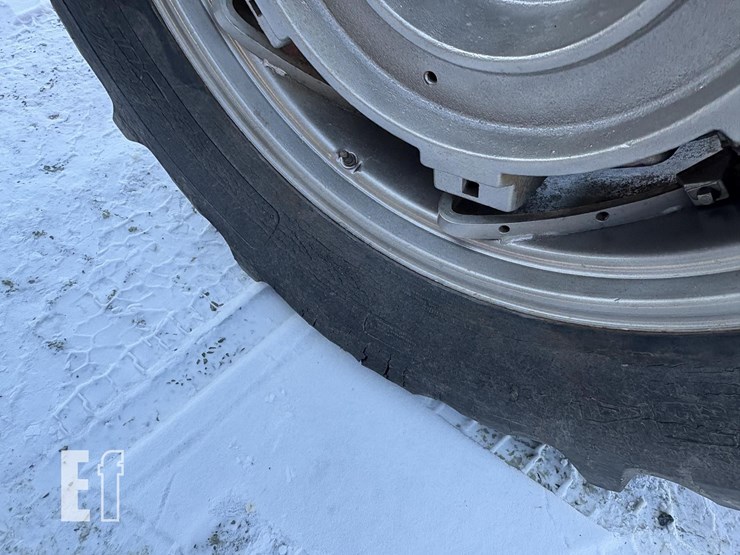 massey-ferguson-1085-image-11