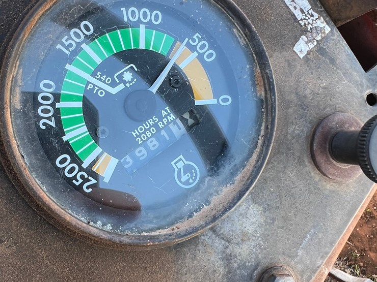 massey-ferguson-235-image-4