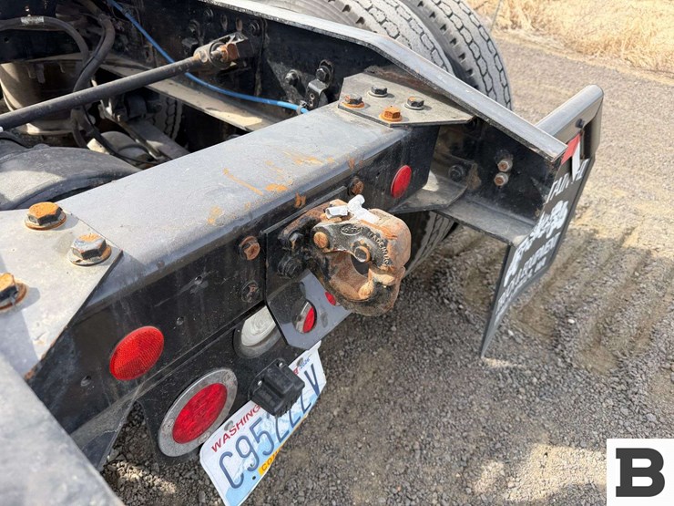 2017-freightliner-cascadia-125-image-22