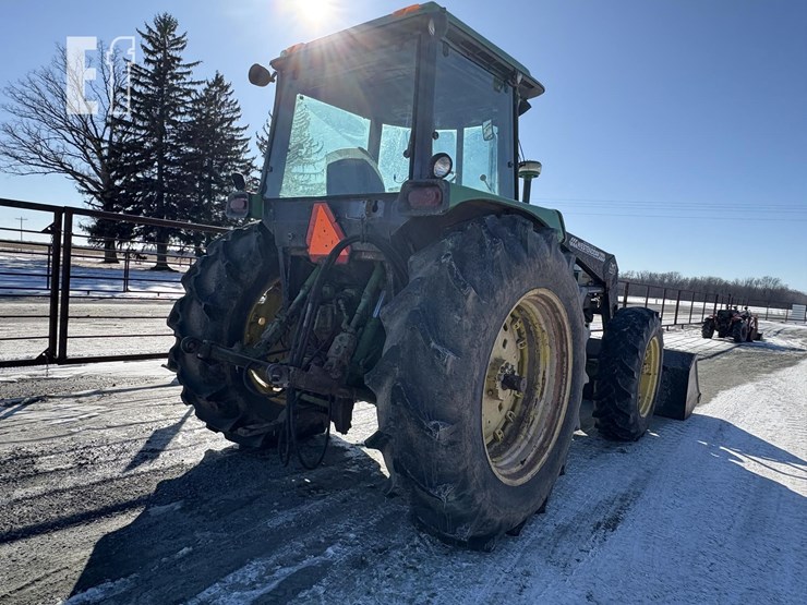 john-deere-3155-image-8