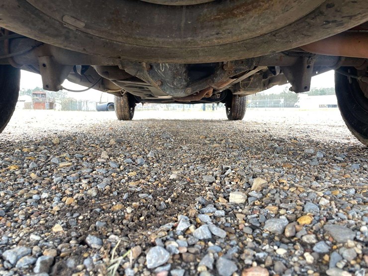 2014-ford-cargo-image-23