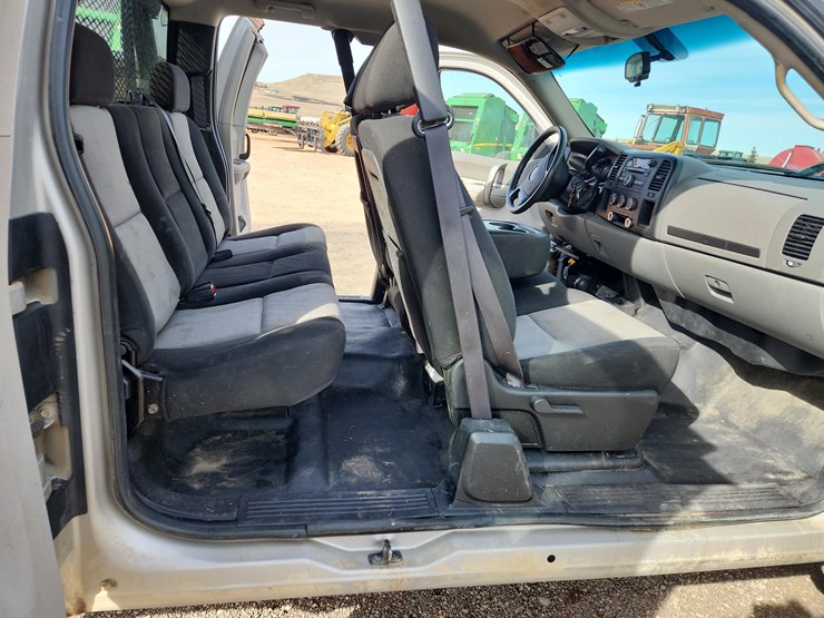 2009-gmc-3500-image-28