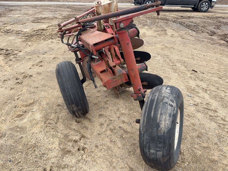 international-735-image-7