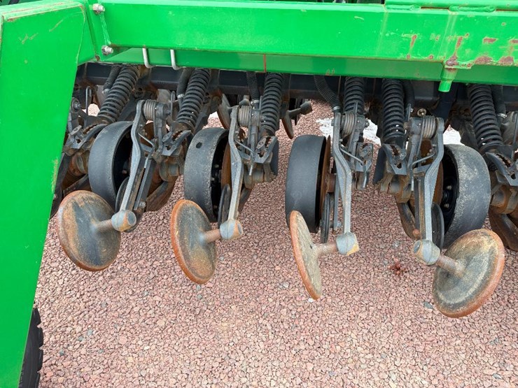 2010-john-deere-1590-image-35