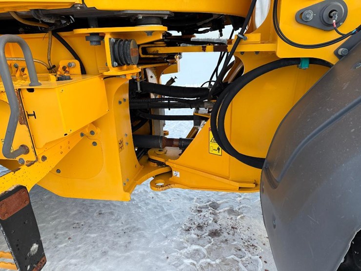 2015-volvo-l90g-image-35